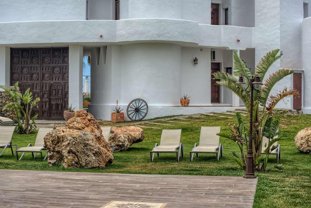 Apartamentos Turisticos Bahia De Trafalgar Zahora Dış mekan fotoğraf