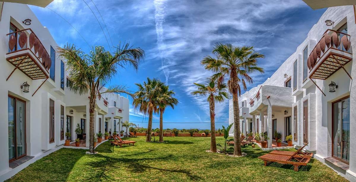 Apartamentos Turisticos Bahia De Trafalgar Zahora Dış mekan fotoğraf