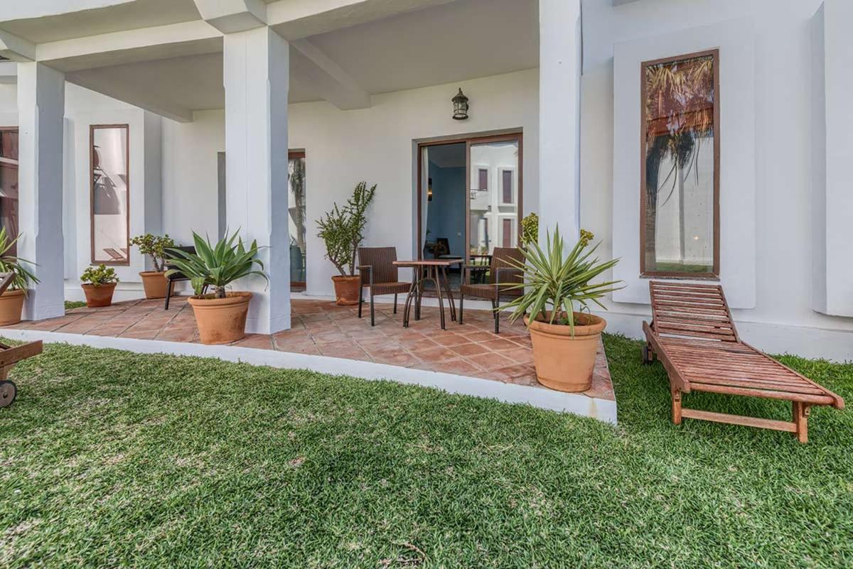 Apartamentos Turisticos Bahia De Trafalgar Zahora Dış mekan fotoğraf