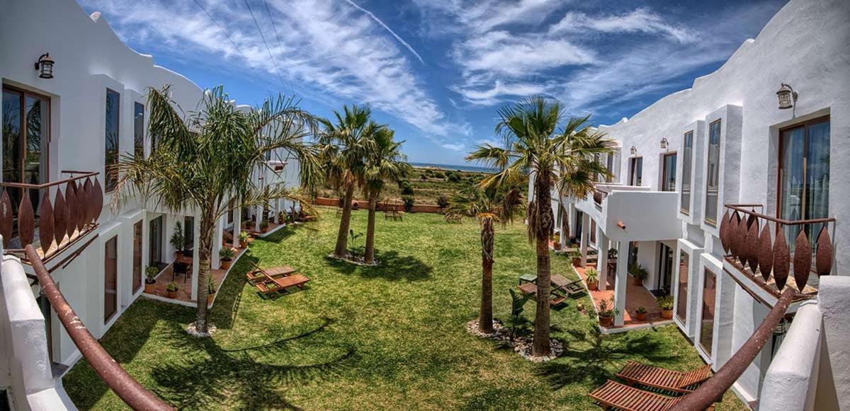 Apartamentos Turisticos Bahia De Trafalgar Zahora Dış mekan fotoğraf