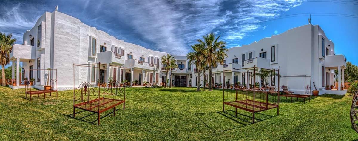 Apartamentos Turisticos Bahia De Trafalgar Zahora Dış mekan fotoğraf