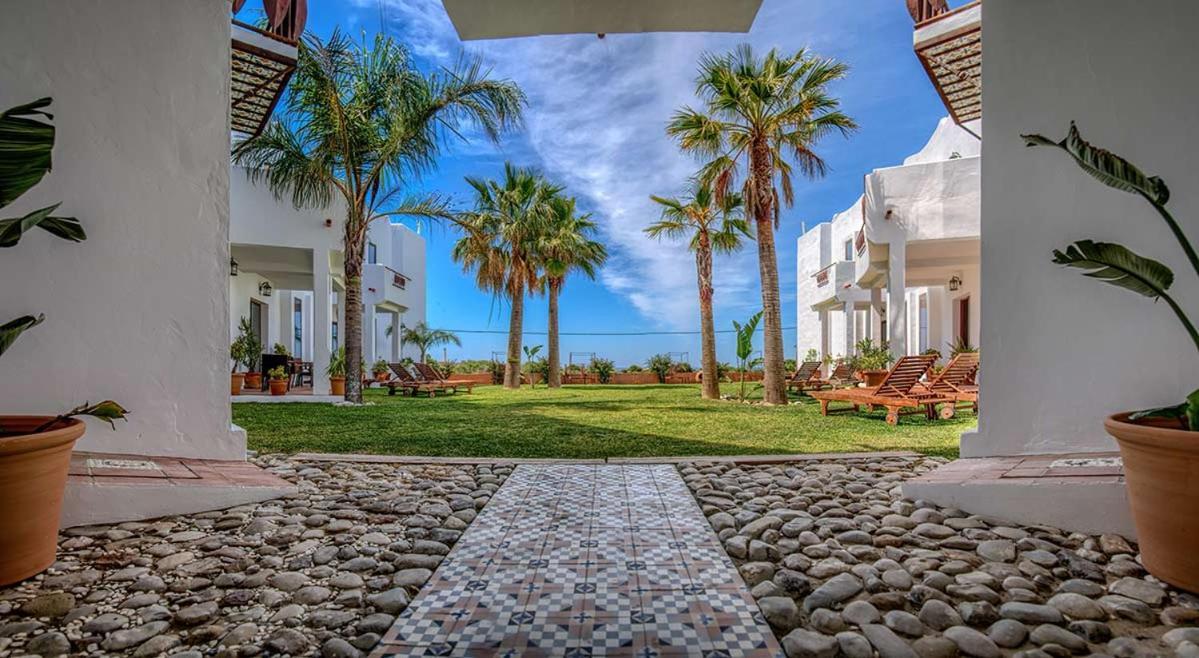 Apartamentos Turisticos Bahia De Trafalgar Zahora Dış mekan fotoğraf